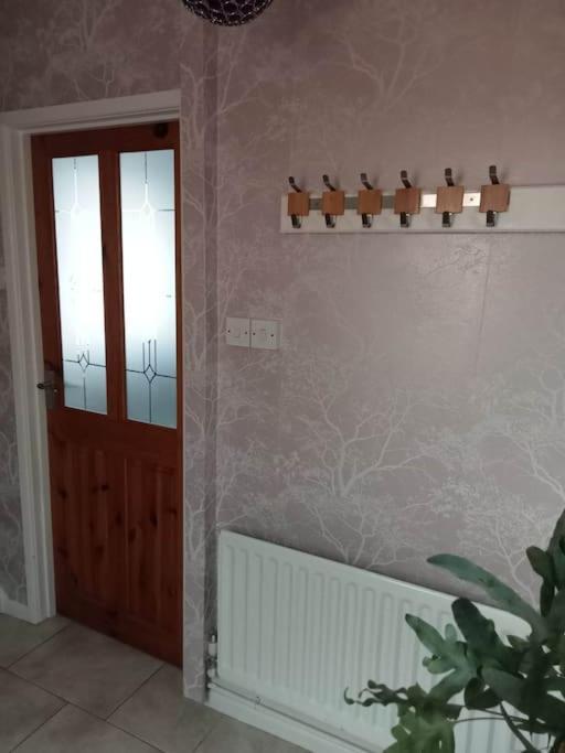 House With Free Parking And Large Garden Villa Wyke Regis Buitenkant foto