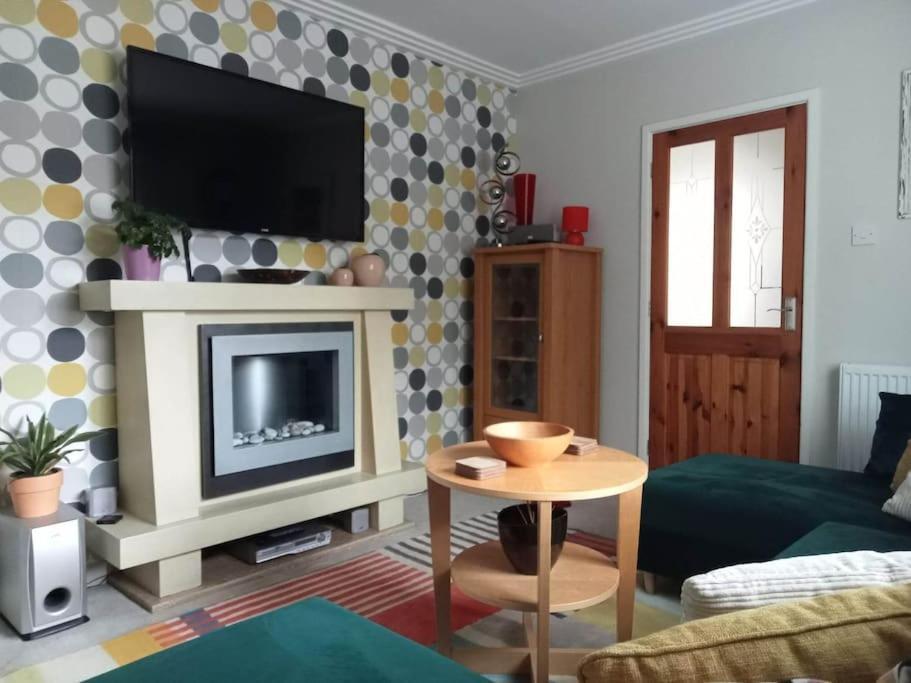 House With Free Parking And Large Garden Villa Wyke Regis Buitenkant foto