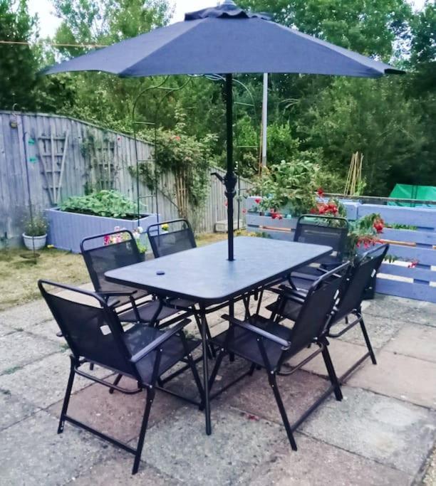 House With Free Parking And Large Garden Villa Wyke Regis Buitenkant foto